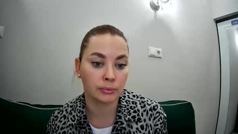 Snapshot of alicexfresh chatting on November 21, 2025, 11:42 am AlicexFresh online show from November 21, 2025, 11:42 am