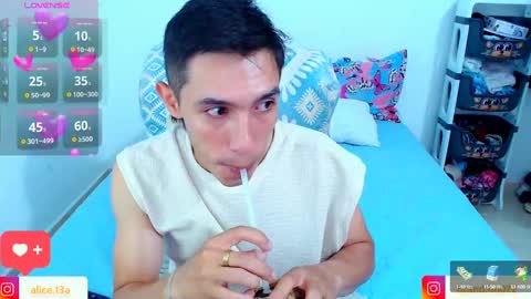 CATALINA Y ANDRES online show from March 12, 2025, 2:20 am