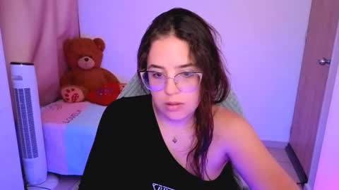 Snapshot of alicia_hotxx chatting on April 16, 2026, 9:39 pm alison online show from April 16, 2026, 9:39 pm