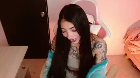 Snapshot of alicia_key_ chatting on August 3, 2026, 6:23 am ALICIA online show from August 3, 2026, 6:23 am
