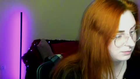 Snapshot of aliciaaared_kis chatting on April 5, 2026, 5:26 am Alicia online show from April 5, 2026, 5:26 am