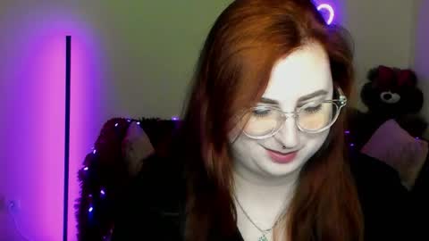 Snapshot of aliciaaared_kis chatting on April 14, 2026, 5:35 am Alicia online show from April 14, 2026, 5:35 am