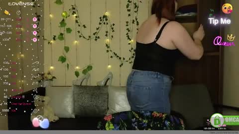 Snapshot of aliciaaared_kis chatting on May 25, 2026, 5:24 am Alicia online show from May 25, 2026, 5:24 am