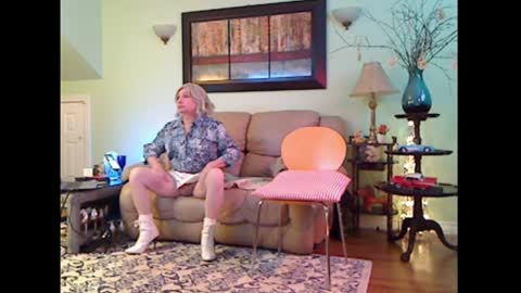 Alicia deHart  Help me reach 1000 Followers. Its FREE online show from April 5, 2026, 8:50 pm