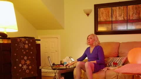 Alicia deHart  Help me reach 1000 Followers. Its FREE online show from April 7, 2026, 11:26 pm