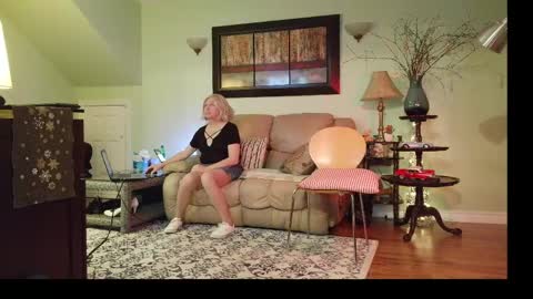 Alicia deHart  Help me reach 1000 Followers. Its FREE online show from April 9, 2026, 12:10 am