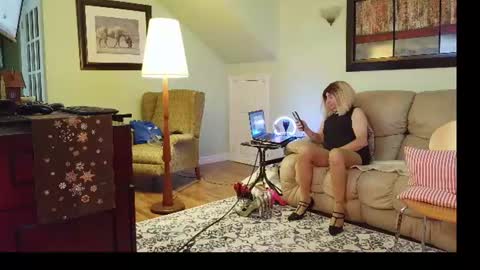 Snapshot of aliciadehart181 chatting on July 5, 2026, 7:10 pm Alicia deHart Help me reach 1000 Followers. Its FREE online show from July 5, 2026, 7:10 pm