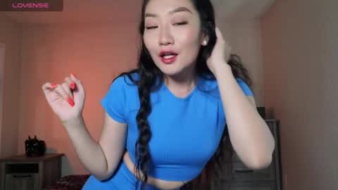 Alicia Hebi online show from April 19, 2026, 11:51 pm