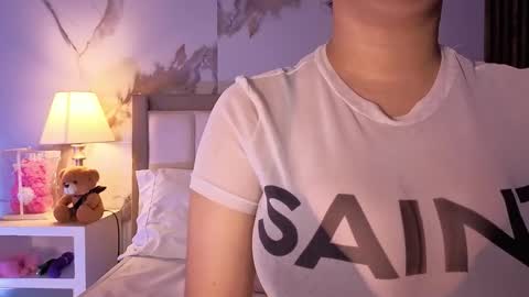 Snapshot of alicialevy chatting on December 5, 2025, 11:41 am LUNA online show from December 5, 2025, 11:41 am