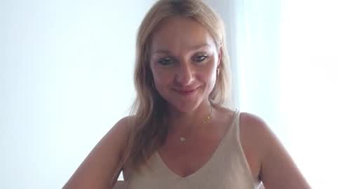 Snapshot of alicialux chatting on June 22, 2026, 1:08 pm Alicia online show from June 22, 2026, 1:08 pm