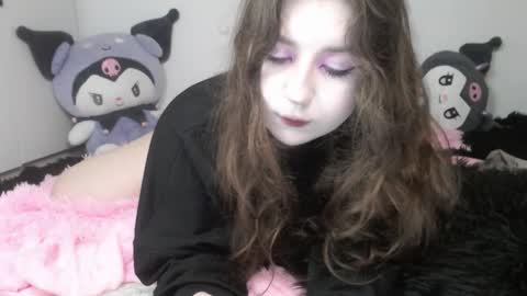 aliciamoon_ online show from September 18, 2025, 7:05 pm