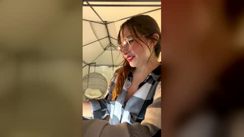 Snapshot of aliciawhite_nt chatting on May 19, 2026, 1:56 am Alicia online show from May 19, 2026, 1:56 am