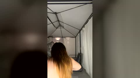 Snapshot of aliciawhite_nt chatting on May 24, 2026, 1:43 am Alicia online show from May 24, 2026, 1:43 am