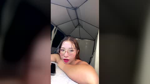 Snapshot of aliciawhite_nt chatting on May 31, 2026, 1:25 am Alicia online show from May 31, 2026, 1:25 am