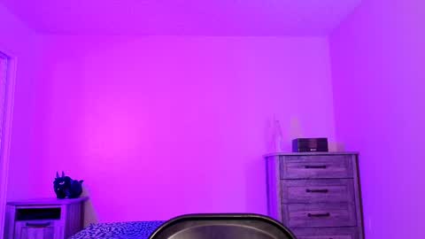 Alicia Hebi online show from September 23, 2025, 5:38 pm