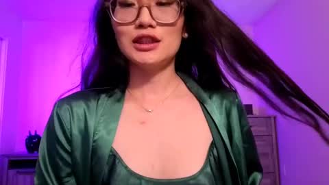 Alicia Hebi online show from September 27, 2025, 5:07 pm