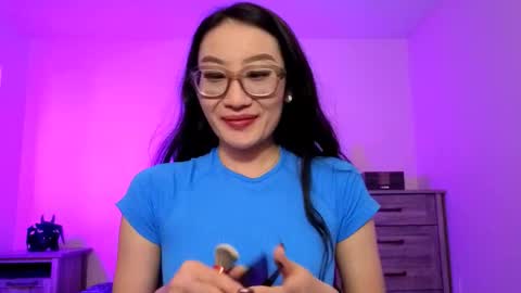 Alicia Hebi online show from October 10, 2025, 12:04 pm