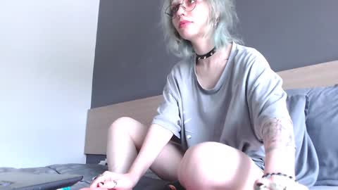 Snapshot of alien_bella chatting on January 27, 2025, 7:56 am Alien Bella online show from January 27, 2025, 7:56 am