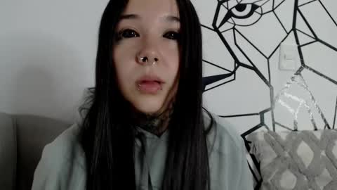 Snapshot of alien_eyes09 chatting on May 24, 2026, 1:32 am online show from May 24, 2026, 1:32 am