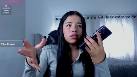 aliice_walker_ online show from March 13, 2026, 4:02 pm