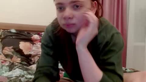 Snapshot of aliiice_stone chatting on November 20, 2025, 2:06 pm Alice online show from November 20, 2025, 2:06 pm