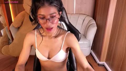 alina_b_ online show from February 11, 2026, 12:37 am