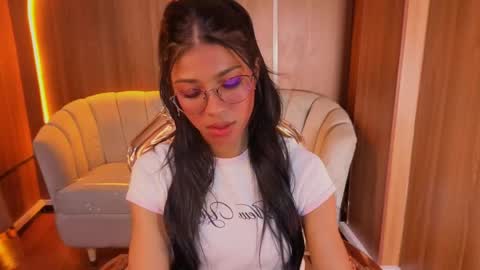 alina_b_ online show from May 26, 2026, 8:05 pm
