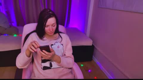 Snapshot of alina_cute_ chatting on December 17, 2024, 4:23 am Alina online show from December 17, 2024, 4:23 am