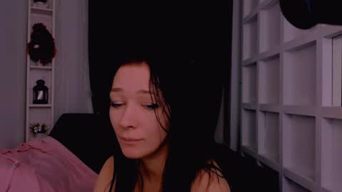 Snapshot of alina_cute_ chatting on December 18, 2024, 6:57 pm Alina online show from December 18, 2024, 6:57 pm