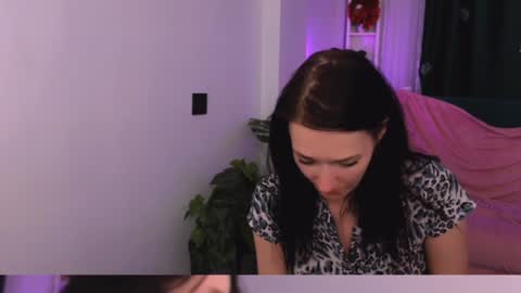 Snapshot of alina_cute_ chatting on January 1, 2025, 8:15 pm Alina online show from January 1, 2025, 8:15 pm