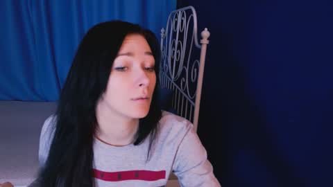 Snapshot of alina_cute_ chatting on January 17, 2025, 1:35 pm Alina online show from January 17, 2025, 1:35 pm