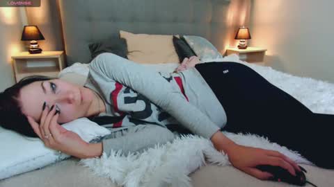 Snapshot of alina_cute_ chatting on January 25, 2025, 4:34 am Alina online show from January 25, 2025, 4:34 am