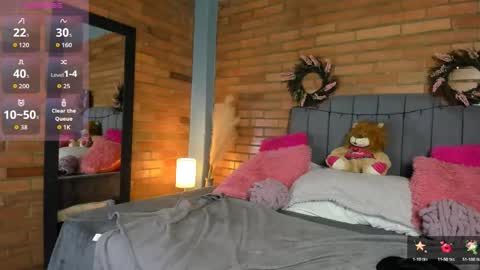 Snapshot of alina_honeyx chatting on June 7, 2026, 11:30 pm Alina online show from June 7, 2026, 11:30 pm