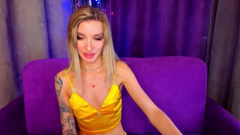 Snapshot of alina_lovelyx chatting on January 16, 2025, 4:38 am Alina online show from January 16, 2025, 4:38 am
