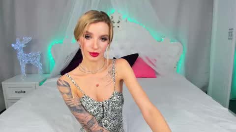 Snapshot of alina_lovelyx chatting on February 2, 2025, 1:34 am Alina online show from February 2, 2025, 1:34 am