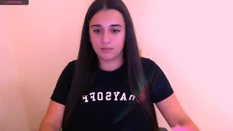 Snapshot of alinaasti_ chatting on October 23, 2025, 7:29 am Alina online show from October 23, 2025, 7:29 am