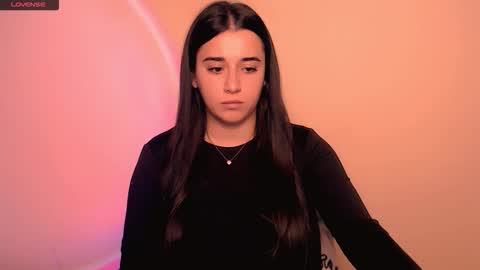 Snapshot of alinaasti_ chatting on November 3, 2025, 8:26 am Alina online show from November 3, 2025, 8:26 am