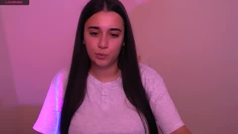 Snapshot of alinaasti_ chatting on November 5, 2025, 8:36 am Alina online show from November 5, 2025, 8:36 am