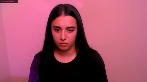 Snapshot of alinaasti_ chatting on November 11, 2025, 8:47 am Alina online show from November 11, 2025, 8:47 am