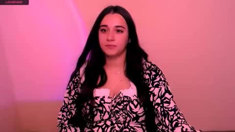 Snapshot of alinaasti_ chatting on November 20, 2025, 9:09 am Alina online show from November 20, 2025, 9:09 am