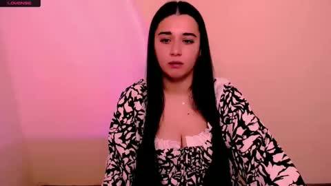 Snapshot of alinaasti_ chatting on November 27, 2025, 8:27 am Alina online show from November 27, 2025, 8:27 am