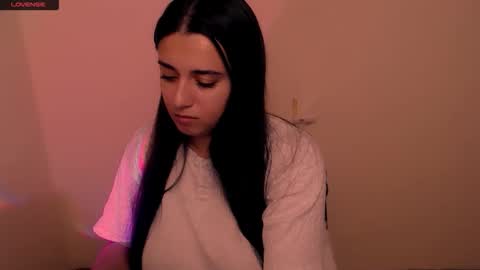 Snapshot of alinaasti_ chatting on December 1, 2025, 10:42 am Alina online show from December 1, 2025, 10:42 am