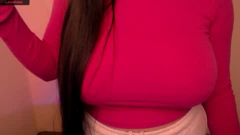 Snapshot of alinaasti_ chatting on December 5, 2025, 8:34 am Alina online show from December 5, 2025, 8:34 am