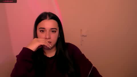 Snapshot of alinaasti_ chatting on December 18, 2025, 8:20 am Alina online show from December 18, 2025, 8:20 am