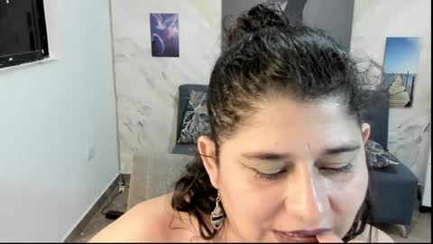 alinabozz1 online show from June 11, 2026, 5:05 am