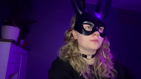 Snapshot of alinahotgirl chatting on June 3, 2026, 10:04 pm Alina online show from June 3, 2026, 10:04 pm