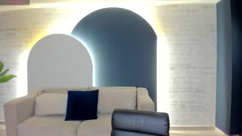 alinakravitz_ online show from March 29, 2026, 5:13 pm