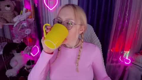 alinaocean online show from April 5, 2026, 11:40 am