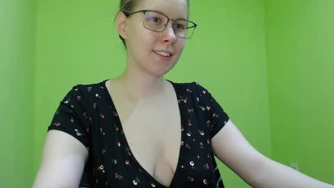 alinasei online show from May 12, 2026, 12:57 pm