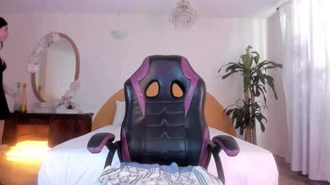 AlinaSimmons online show from March 16, 2026, 12:31 pm